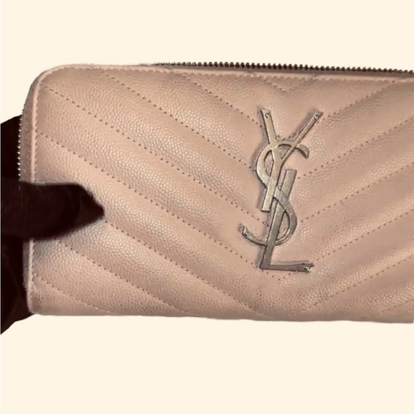 80 Preloved Saint Laurent Mattelasse Caviar Wallet - Picture 3 of 9